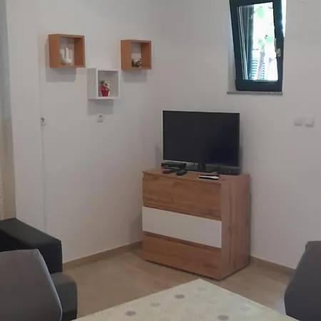 Ivan & Mirjana 2 * לופאר