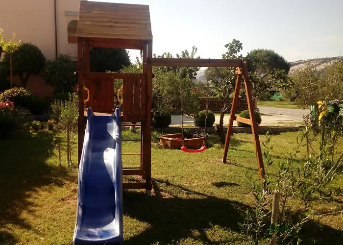 Apartamento Ivan & Mirjana 2 *